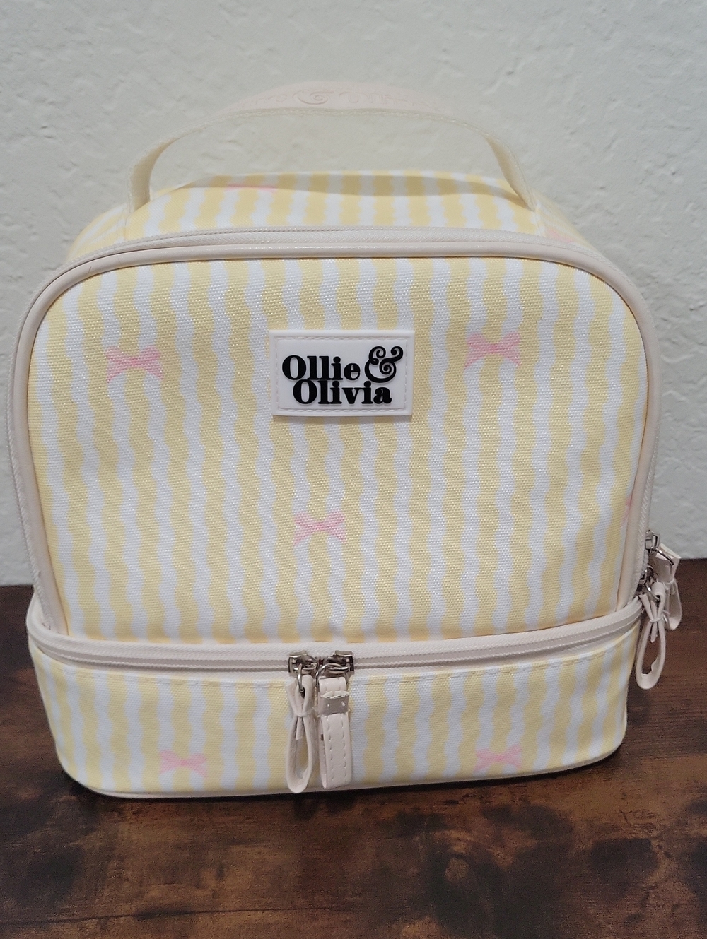 Ollie & Olivia Pink Bow & Yellow Stripe Lunch Bag Like New Cosmetic Bag